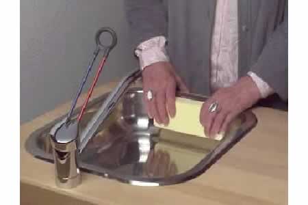 CASA > CUCINA > LAVANDINI > AUSILI PER LAVARE