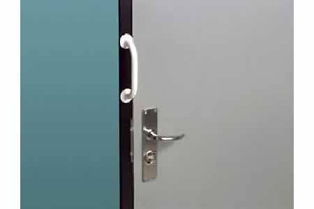 HOUSE > HALLWAY > ENTRANCE DOOR > HAND GRIP