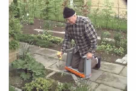 CASA > GIARDINO > AUSILI PER GIARDINAGGIO > LAVORARE IN GINOCCHIO