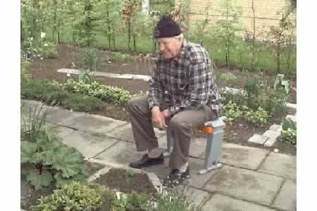 CASA > GIARDINO > AUSILI PER GIARDINAGGIO > LAVORARE IN GINOCCHIO